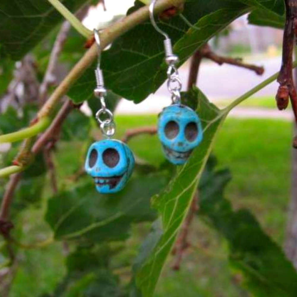 Dangle Skull earrings
